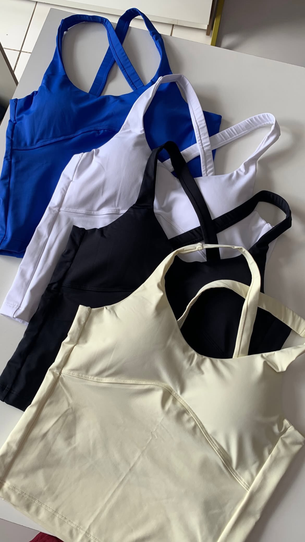 Blusa poliamida bojo removível