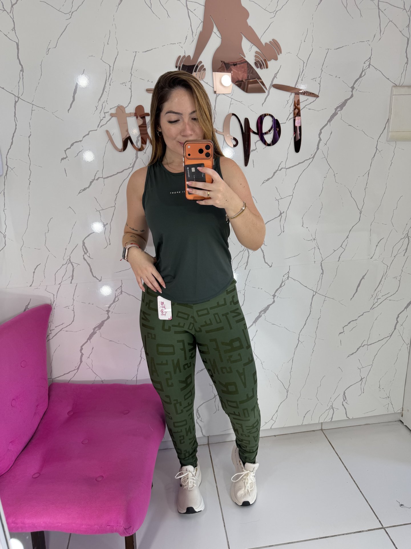 Conjunto em legg letrada + regata Colcci