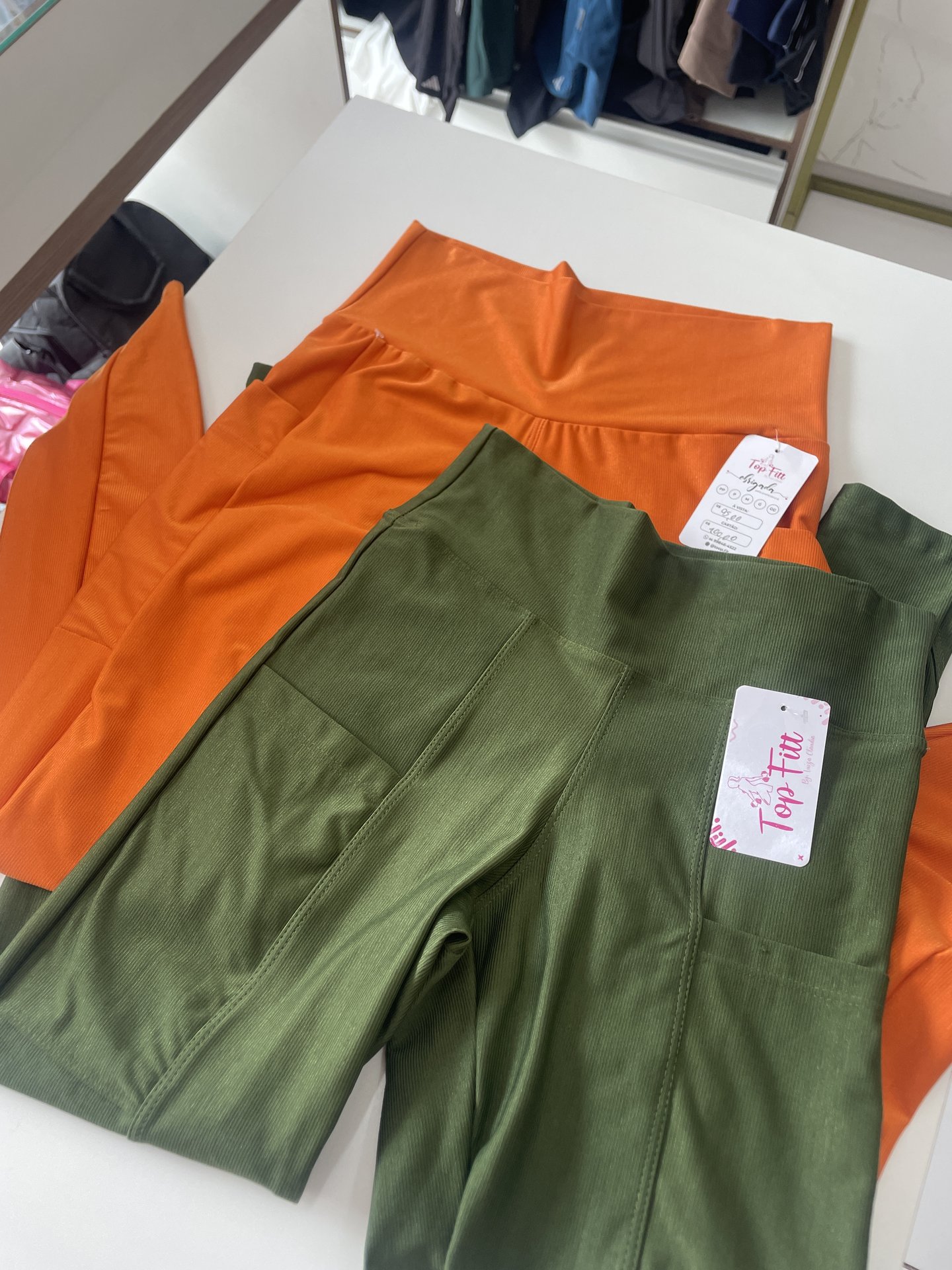 Legg poliamida canelado com bolso