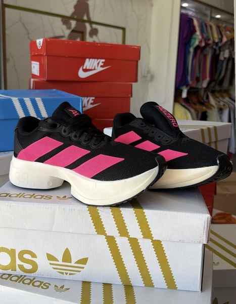 Tênis adidas
